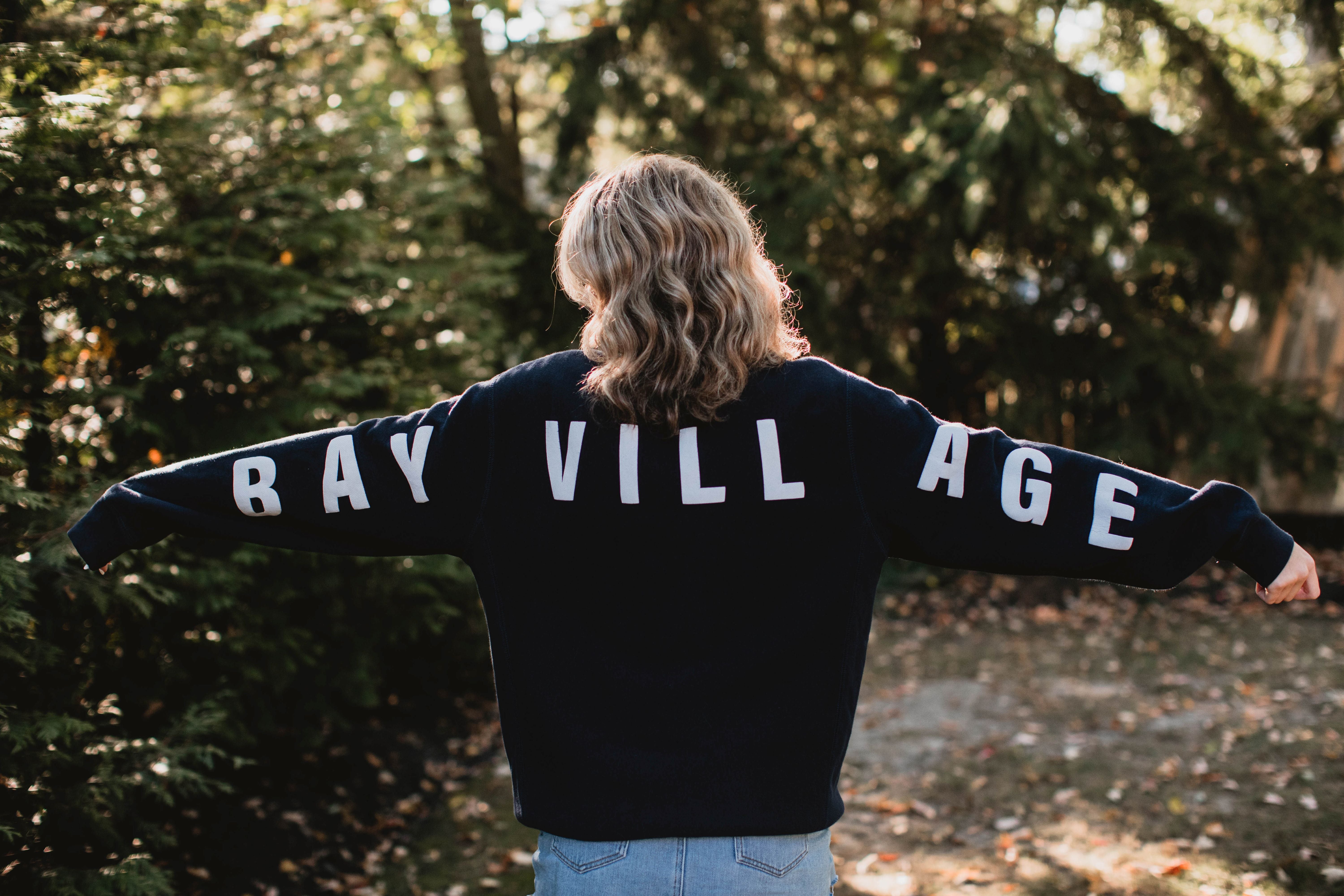 Emily Roggenburk If Lost Return to Bay Village Crew Sweatshirt NAVY