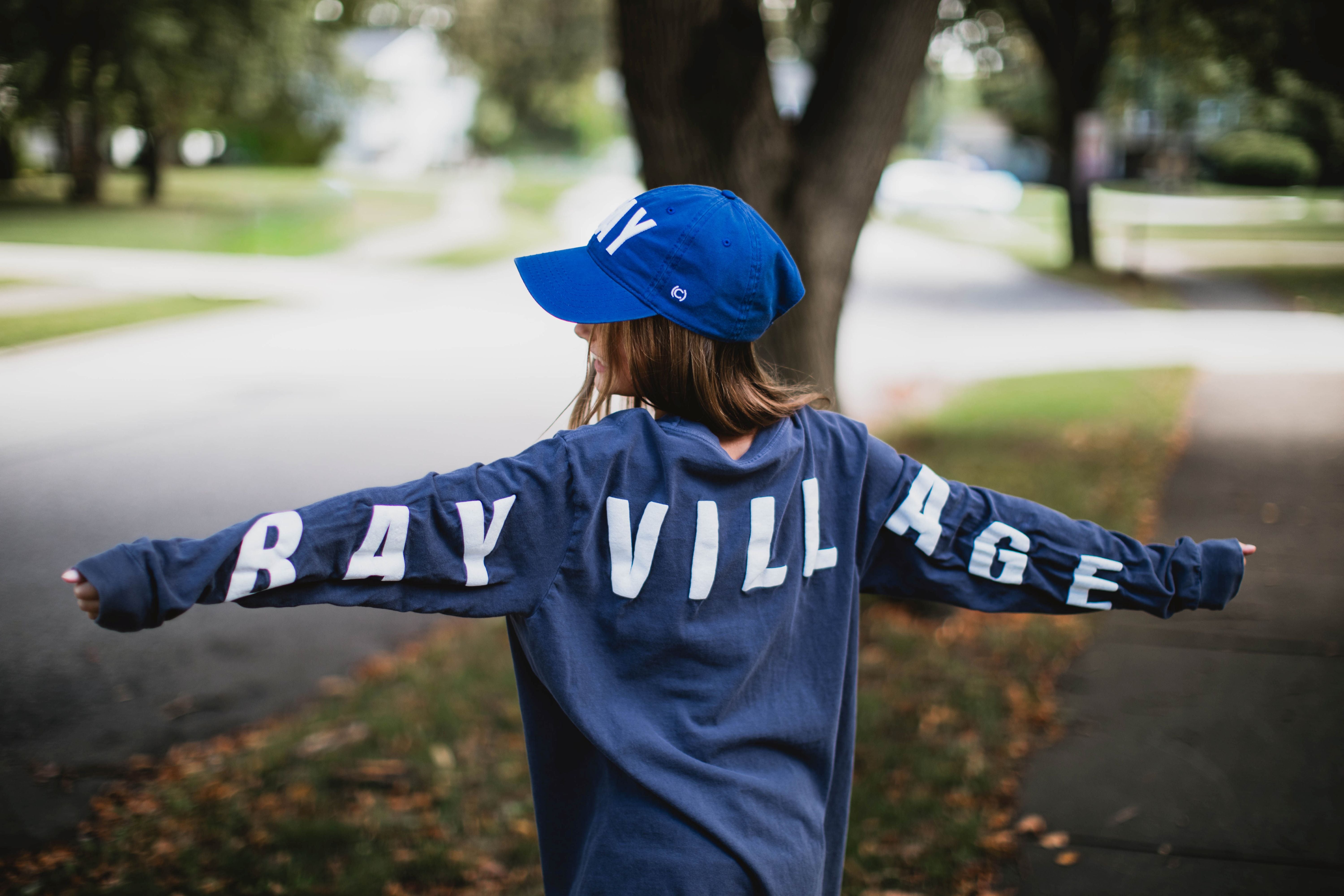 EMILY ROGGENBURK X THE PRINT SHOP Bay Village Long Sleeve Tee
